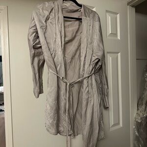 Lunya Silver Silk robe. Like new. Matching pj set also available.